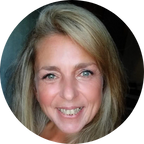 client-experiencing-transformative-hypnosis-techniques